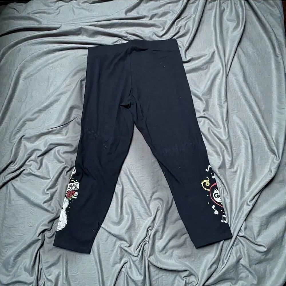 Torrid Disney Pixar Coco Crop Pants Size 1 Recuerdame Graphic NWT